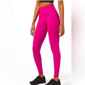 NWOT WUNDER TRAIN size 8 EUC 💞 Ripened Raspberry • lululemon